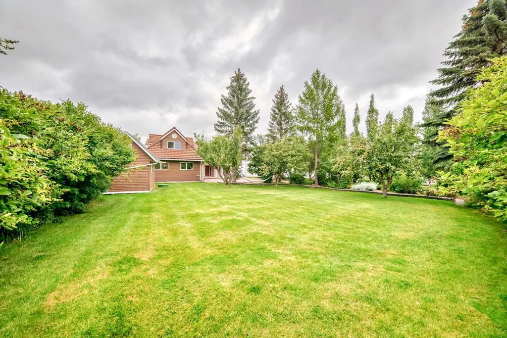 9 Rustic Road Norglenwold AB T4S 1S5