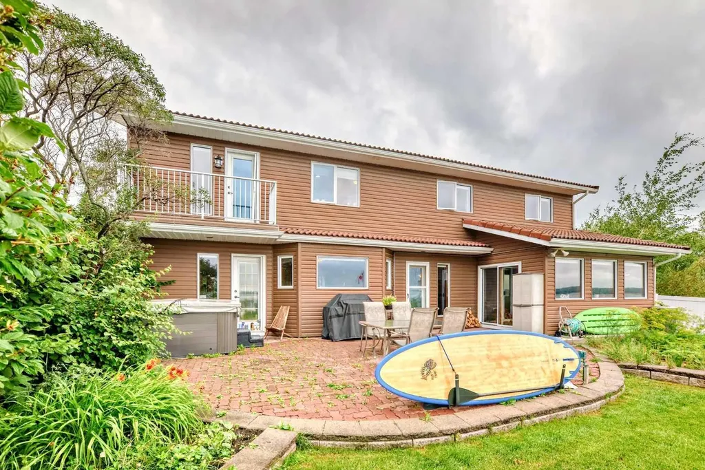 9 Rustic Road Norglenwold AB T4S 1S5