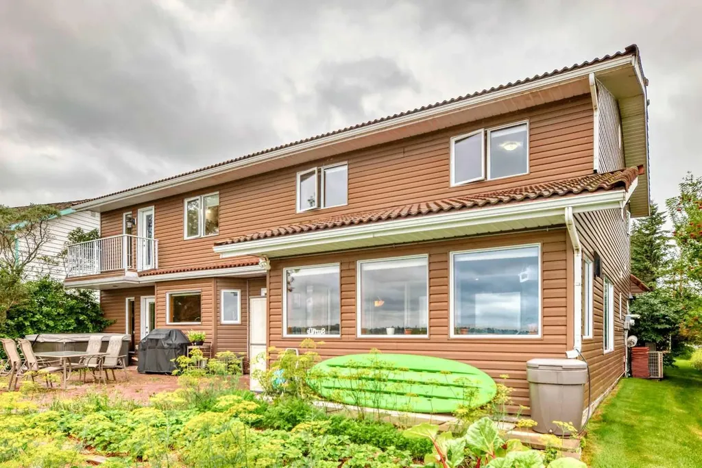 9 Rustic Road Norglenwold AB T4S 1S5