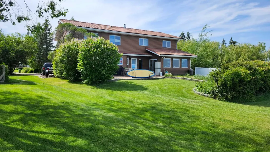 9 Rustic Road Norglenwold AB T4S 1S5