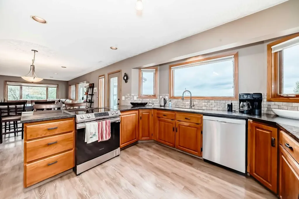 9 Rustic Road Norglenwold AB T4S 1S5