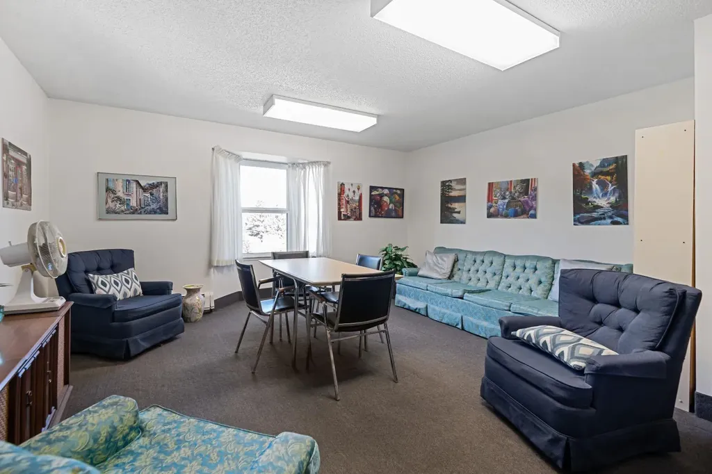 3730 50 Street NW Calgary AB T3A2V9