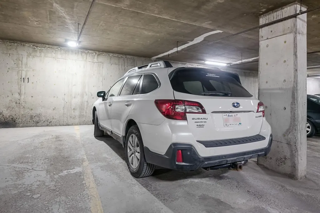 3730 50 Street NW Calgary AB T3A2V9