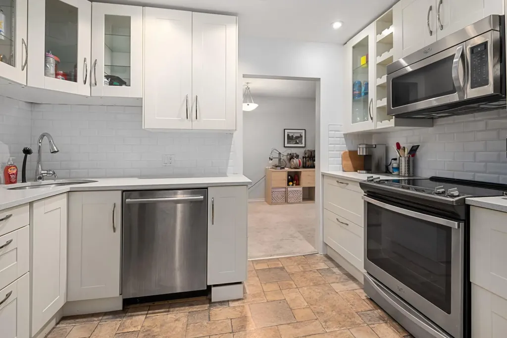 3730 50 Street NW Calgary AB T3A2V9
