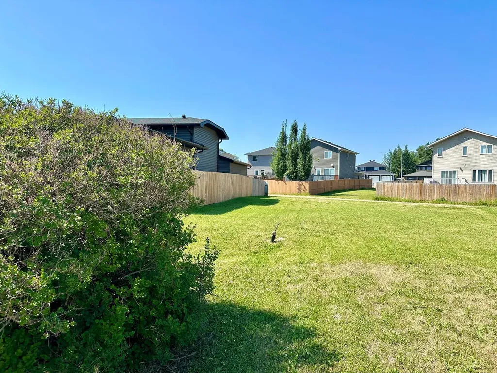 17 Steward Drive Whitecourt AB T7S 1R1