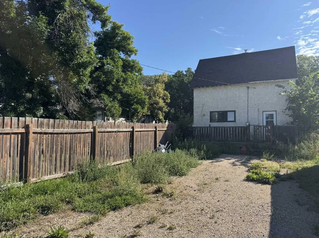 5228 48 Street Provost AB T0B 3S0