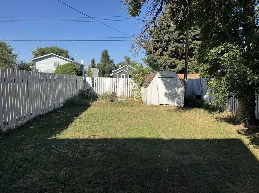 5228 48 Street Provost AB T0B 3S0