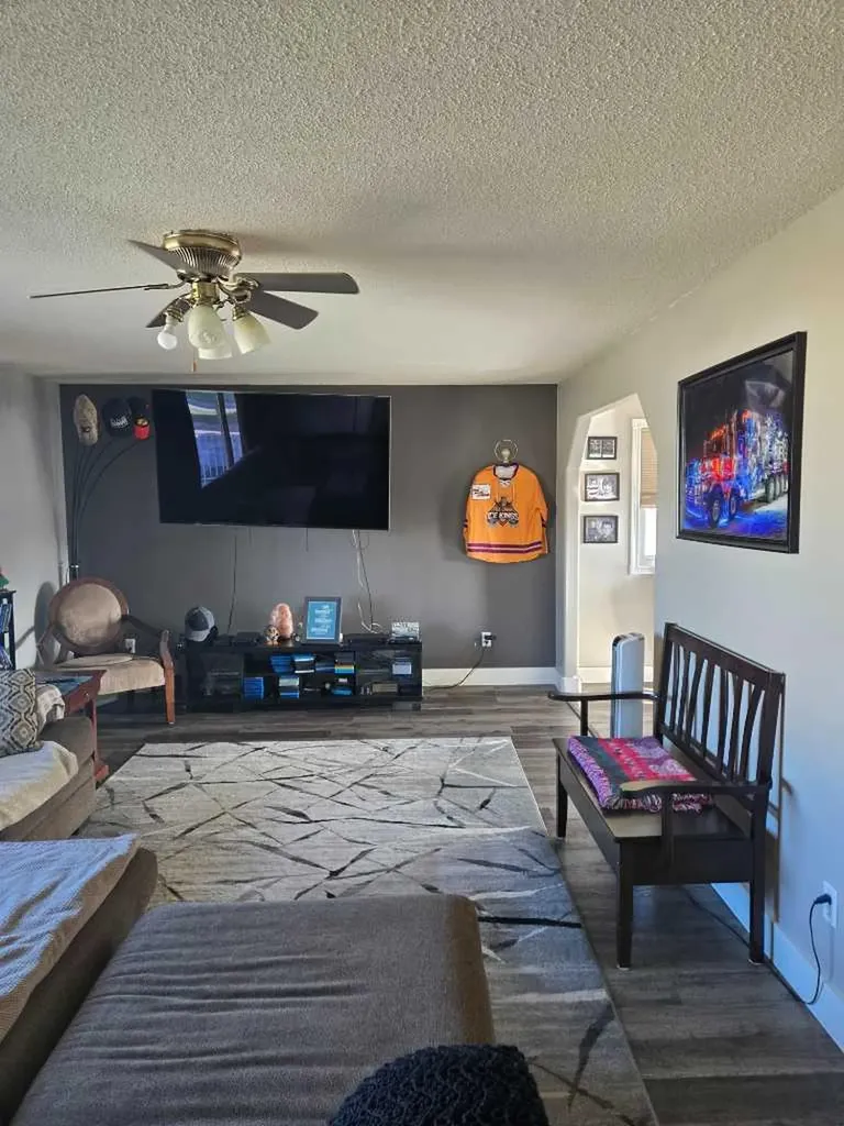 525 6 Avenue Fox Creek AB T0H 1P0