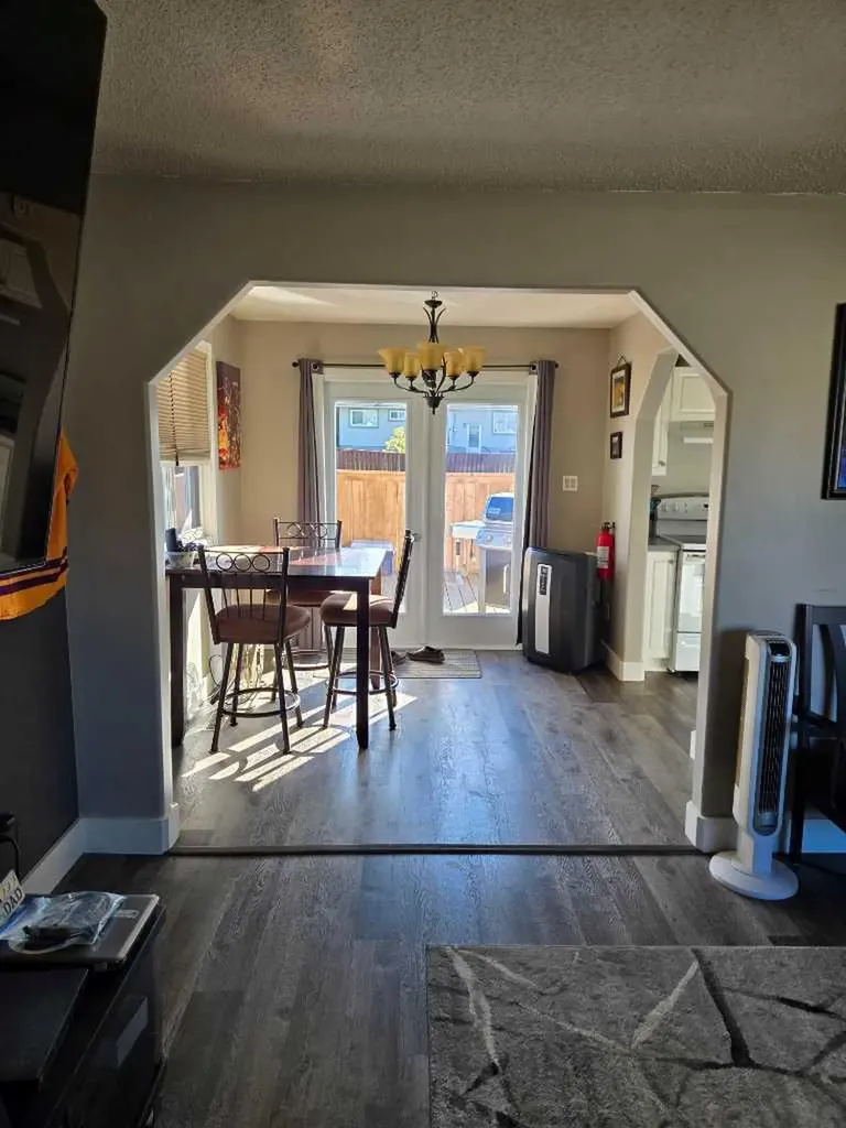 525 6 Avenue Fox Creek AB T0H 1P0