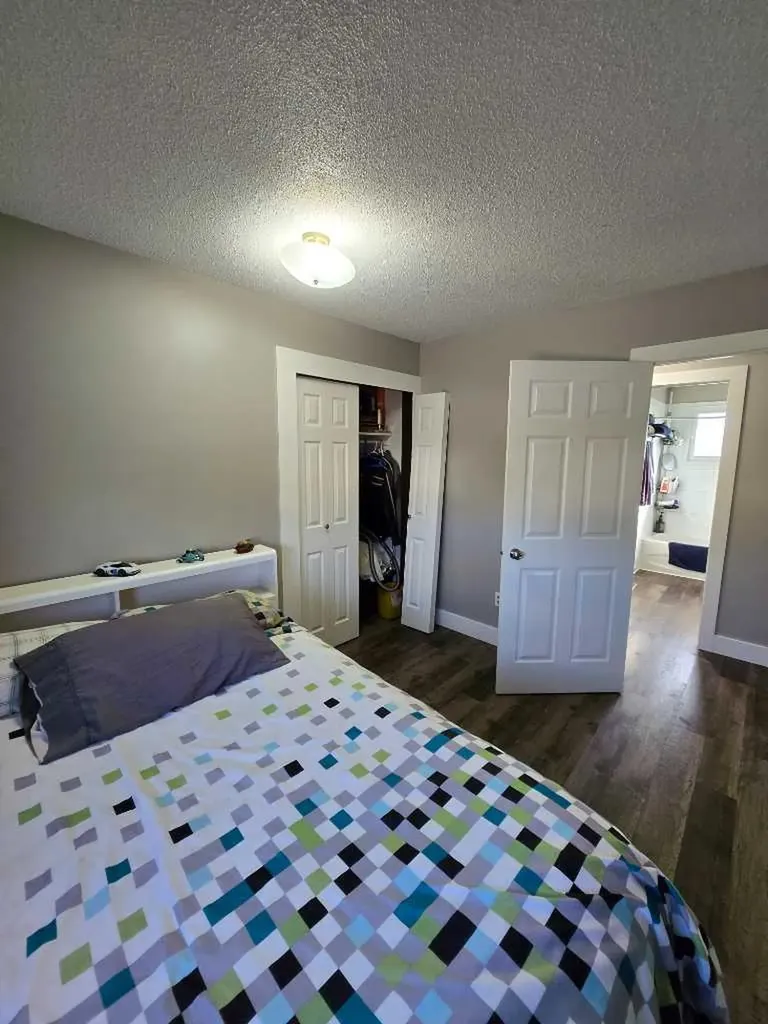525 6 Avenue Fox Creek AB T0H 1P0