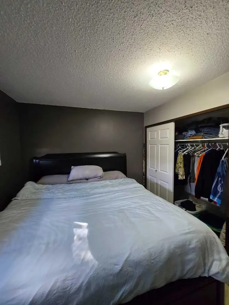 525 6 Avenue Fox Creek AB T0H 1P0