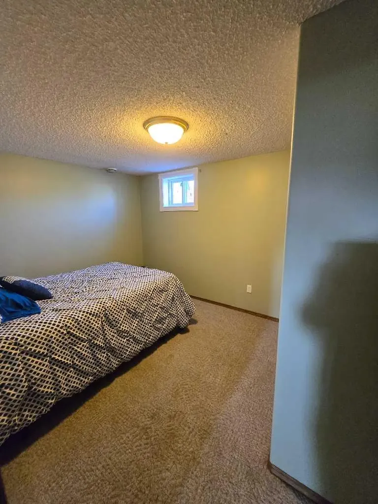 525 6 Avenue Fox Creek AB T0H 1P0