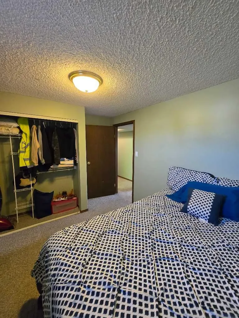 525 6 Avenue Fox Creek AB T0H 1P0