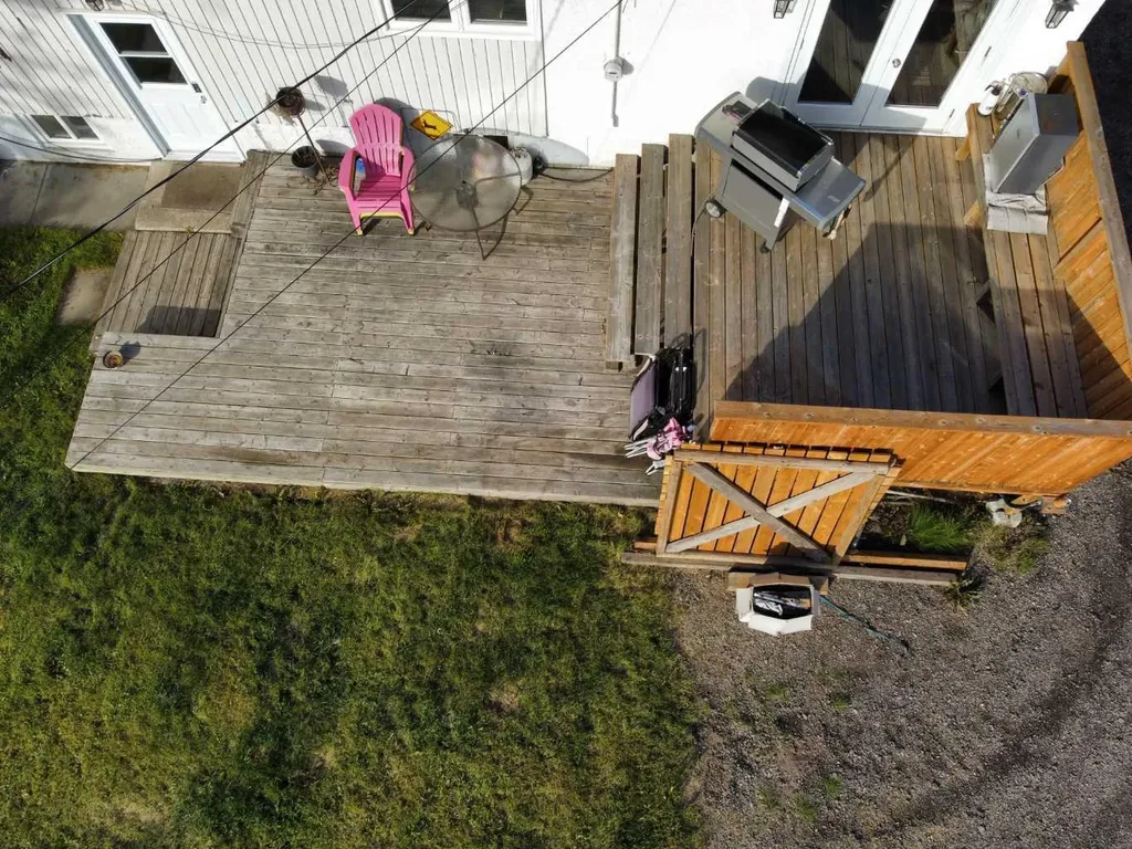 525 6 Avenue Fox Creek AB T0H 1P0