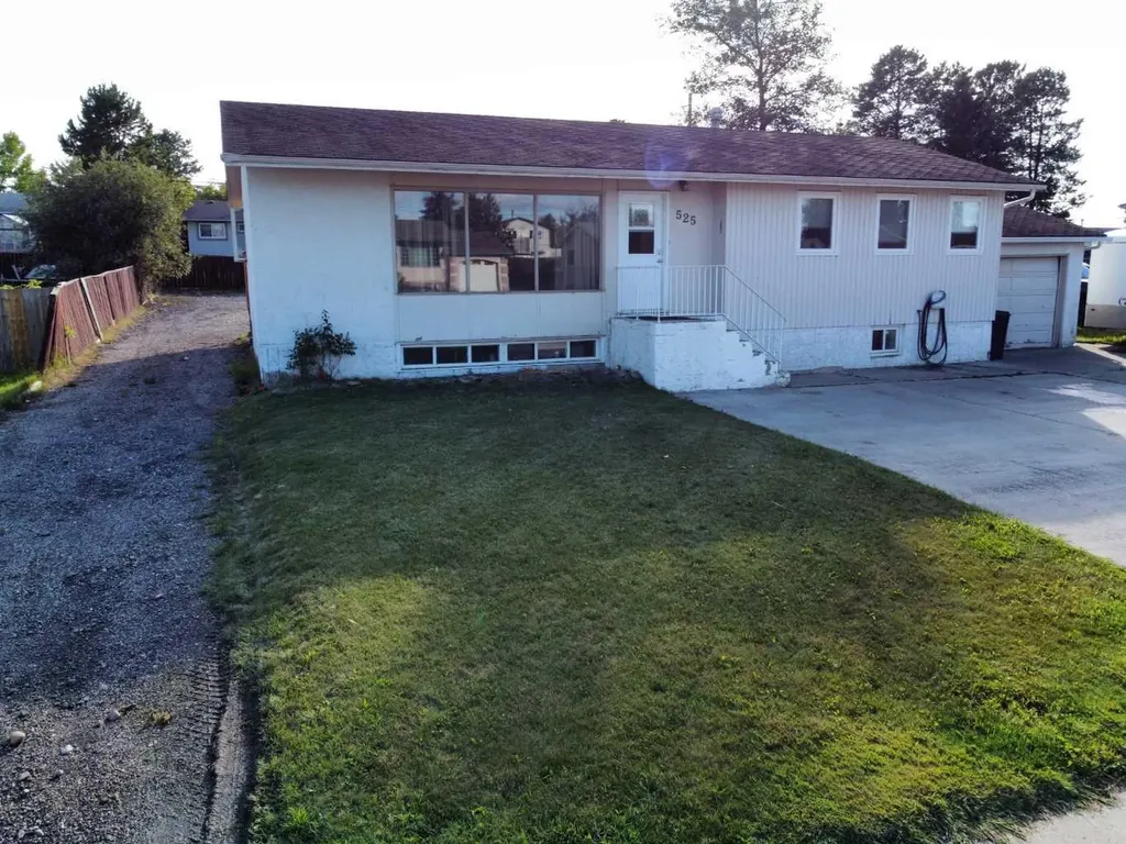525 6 Avenue Fox Creek AB T0H 1P0