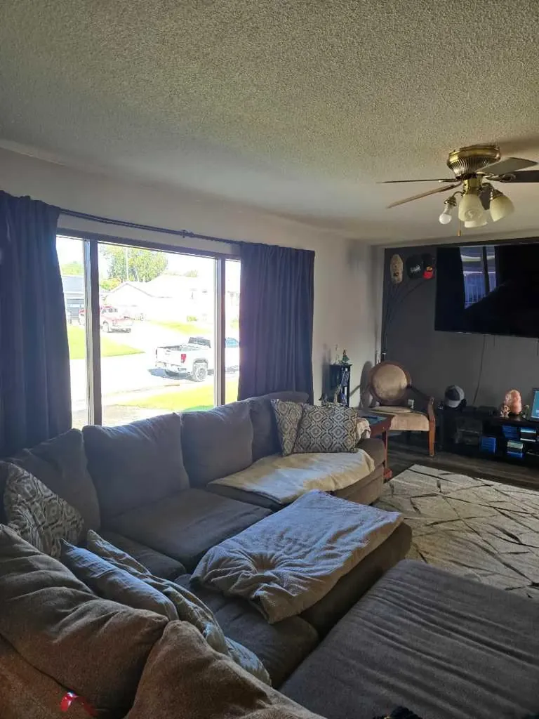 525 6 Avenue Fox Creek AB T0H 1P0