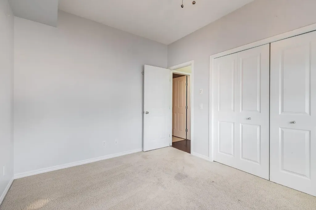 4 Kingsland Close SE Airdrie AB T4A 0J3