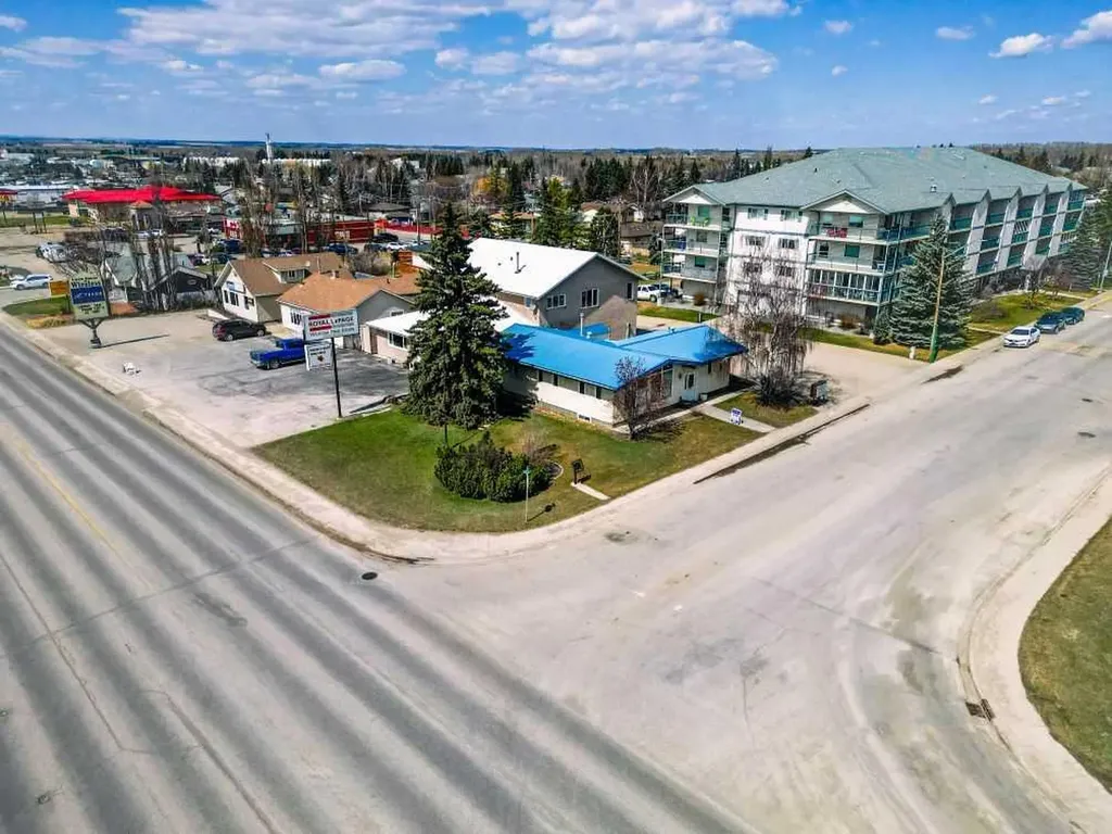 4530 54 Avenue Olds AB T4H 1B8
