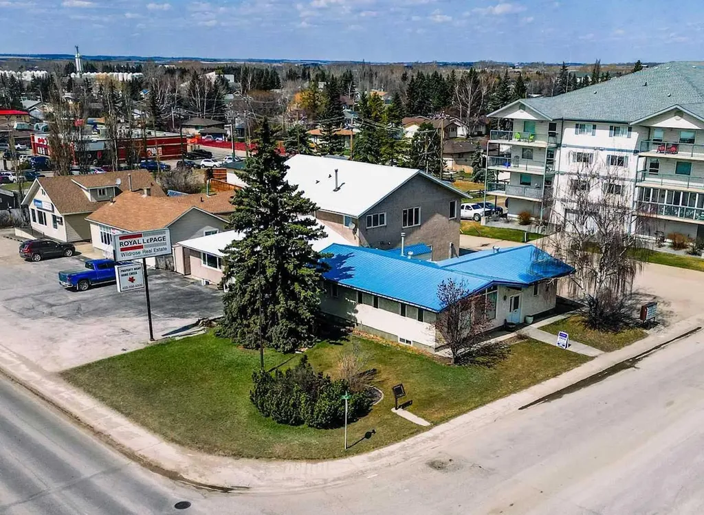 4530 54 Avenue Olds AB T4H 1B8