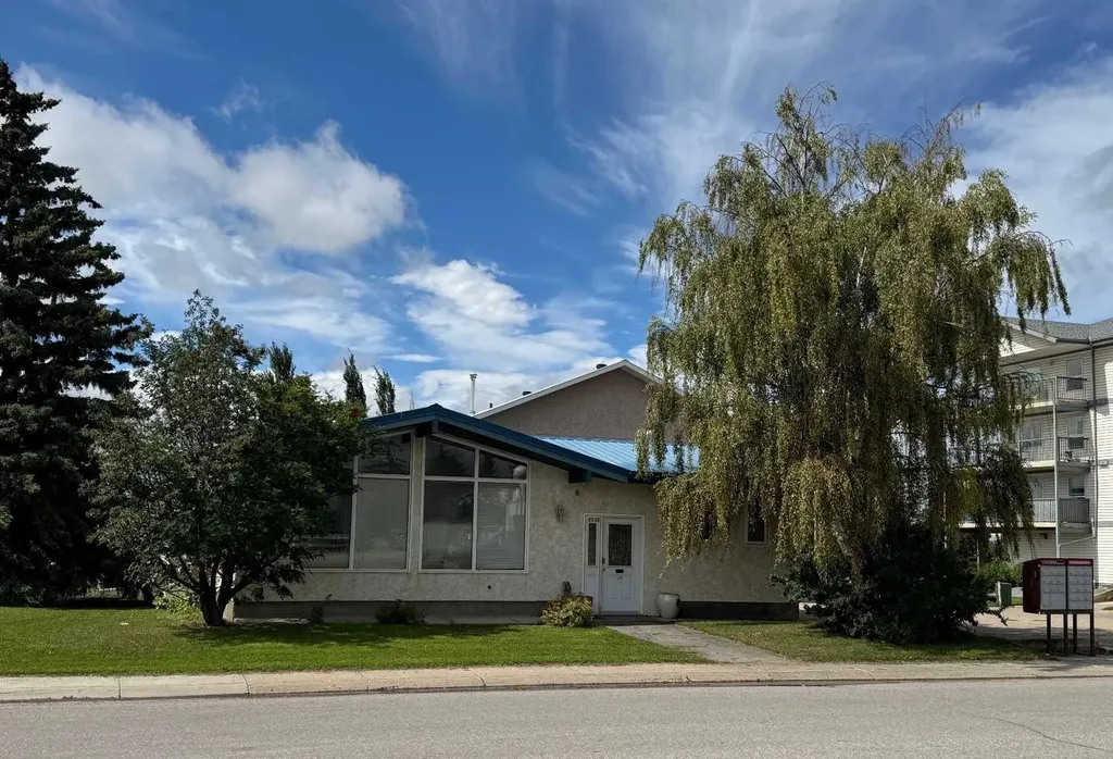 4530 54 Avenue Olds AB T4H 1B8