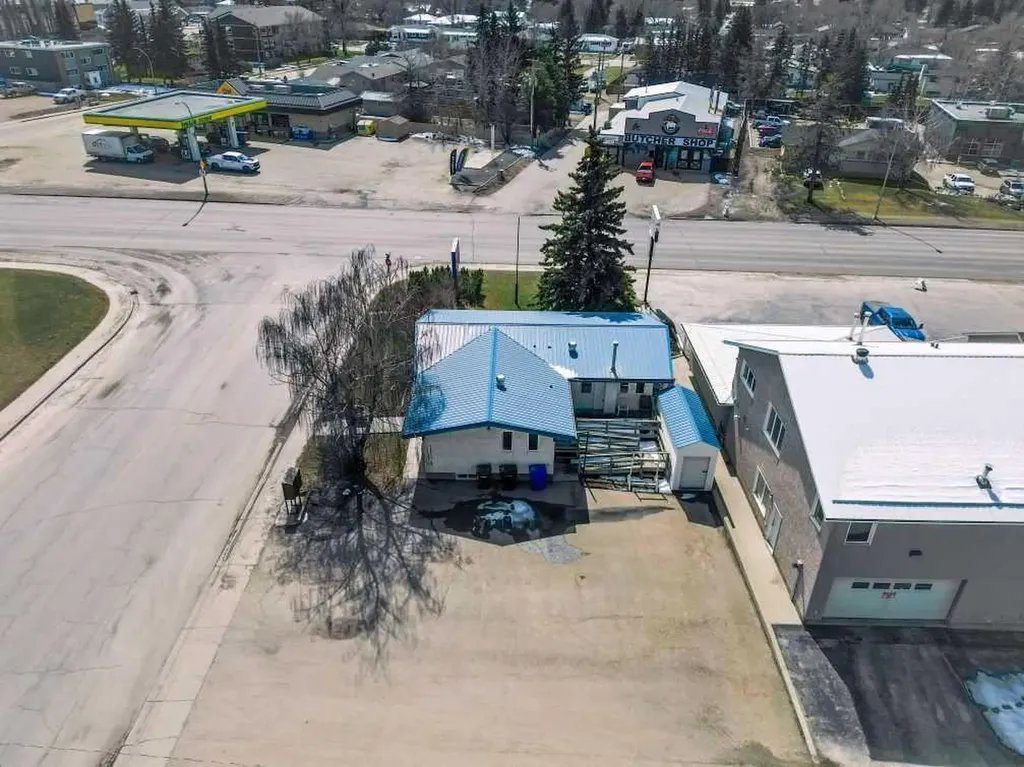 4530 54 Avenue Olds AB T4H 1B8