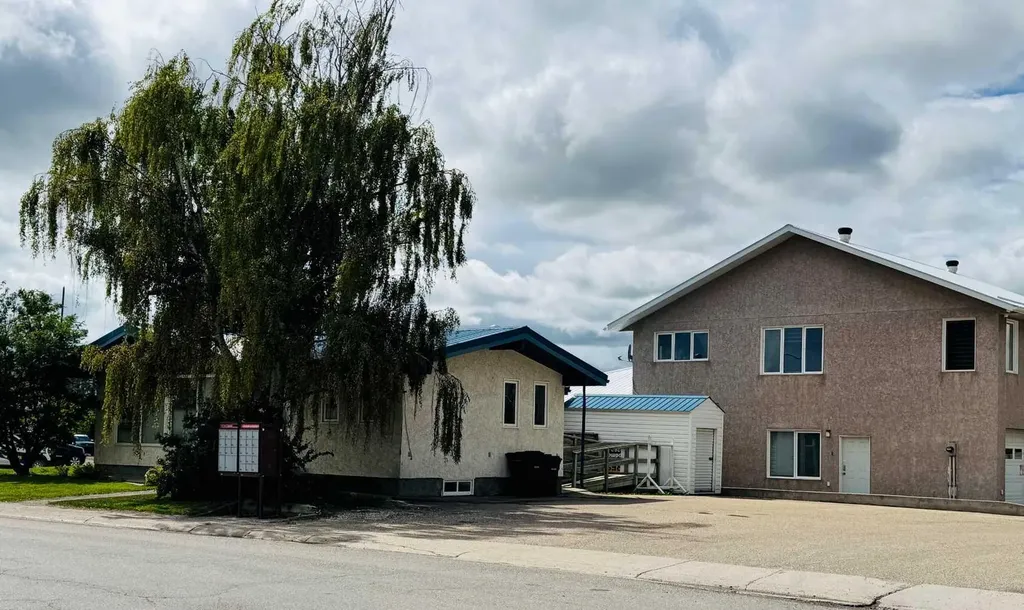 4530 54 Avenue Olds AB T4H 1B8
