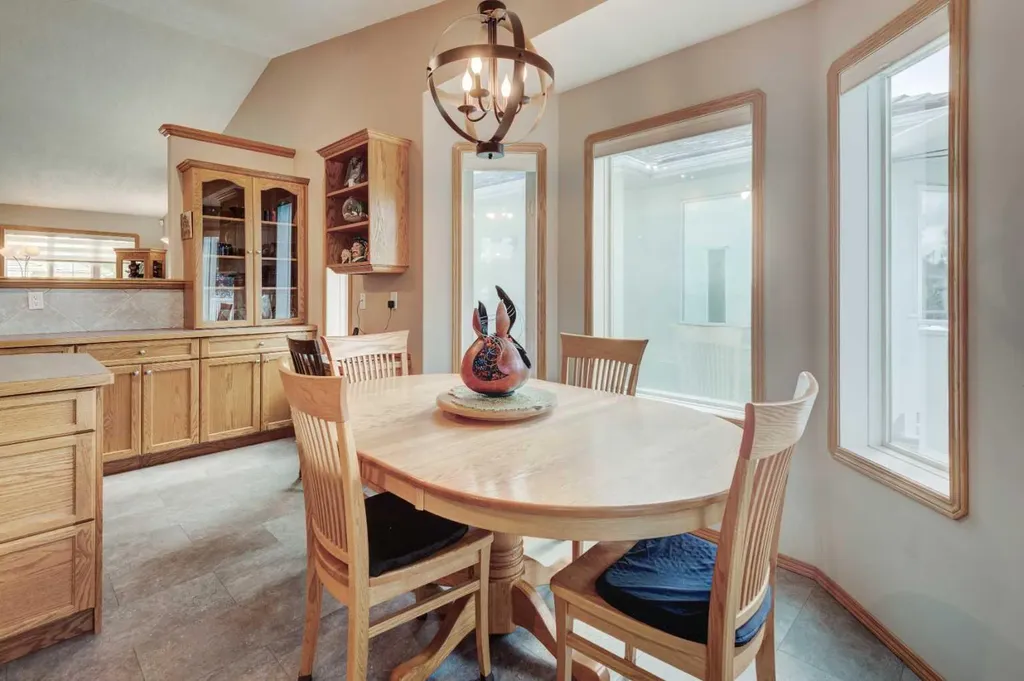 3 Strathmore Lakes Bay Strathmore AB T1P 1L8