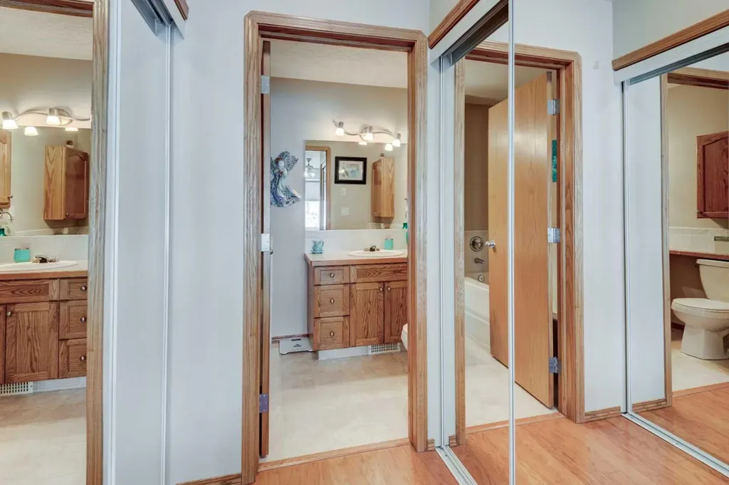 3 Strathmore Lakes Bay Strathmore AB T1P 1L8