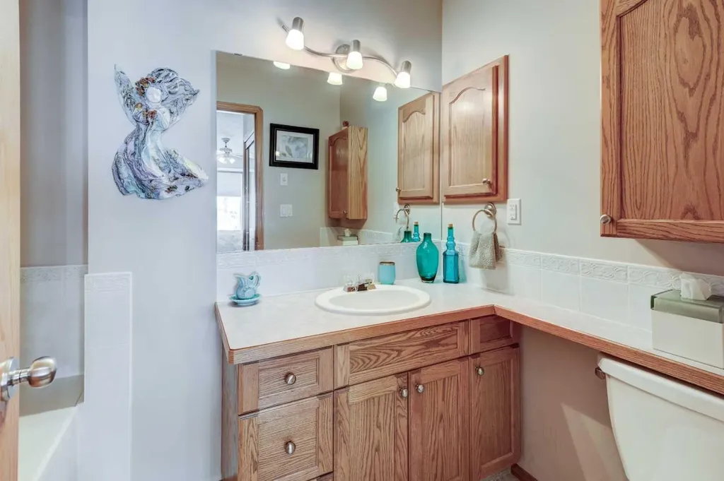 3 Strathmore Lakes Bay Strathmore AB T1P 1L8