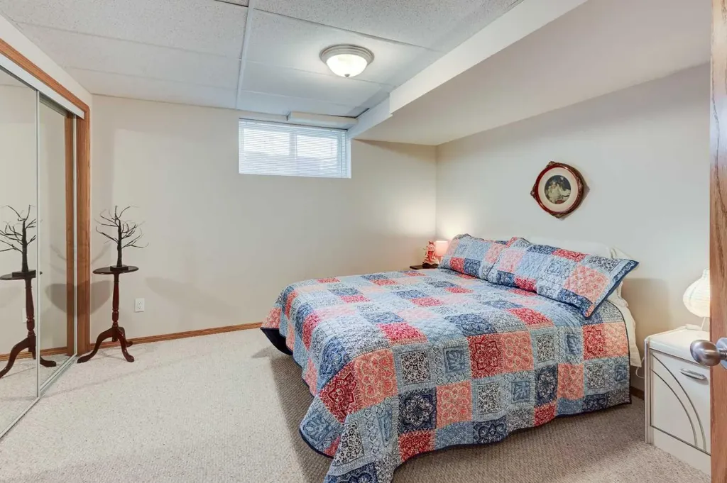 3 Strathmore Lakes Bay Strathmore AB T1P 1L8