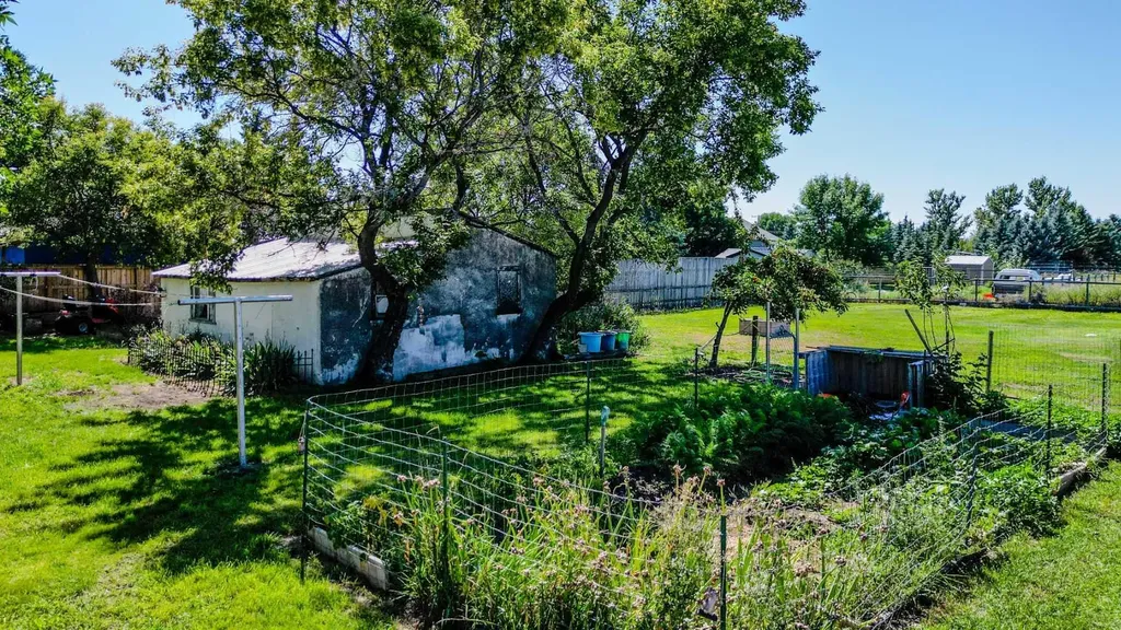 228 Centre Street Magrath AB T0K 1J0