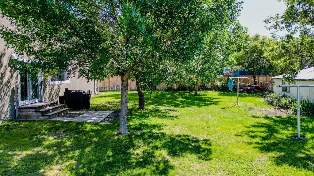 228 Centre Street Magrath AB T0K 1J0