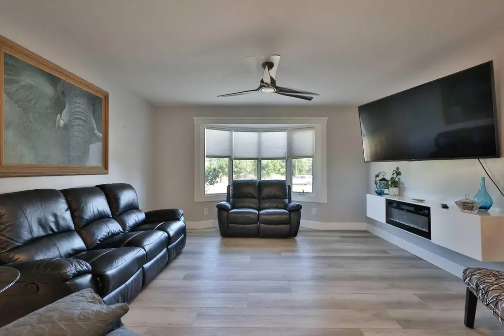 228 Centre Street Magrath AB T0K 1J0