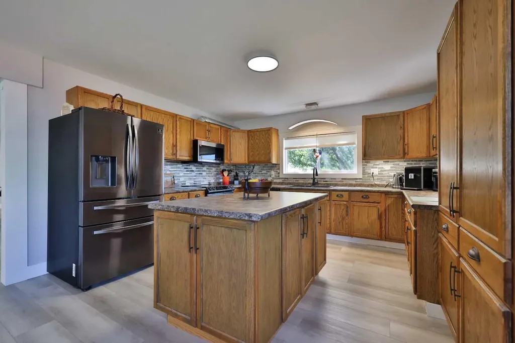 228 Centre Street Magrath AB T0K 1J0