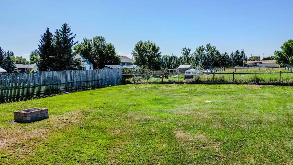 228 Centre Street Magrath AB T0K 1J0