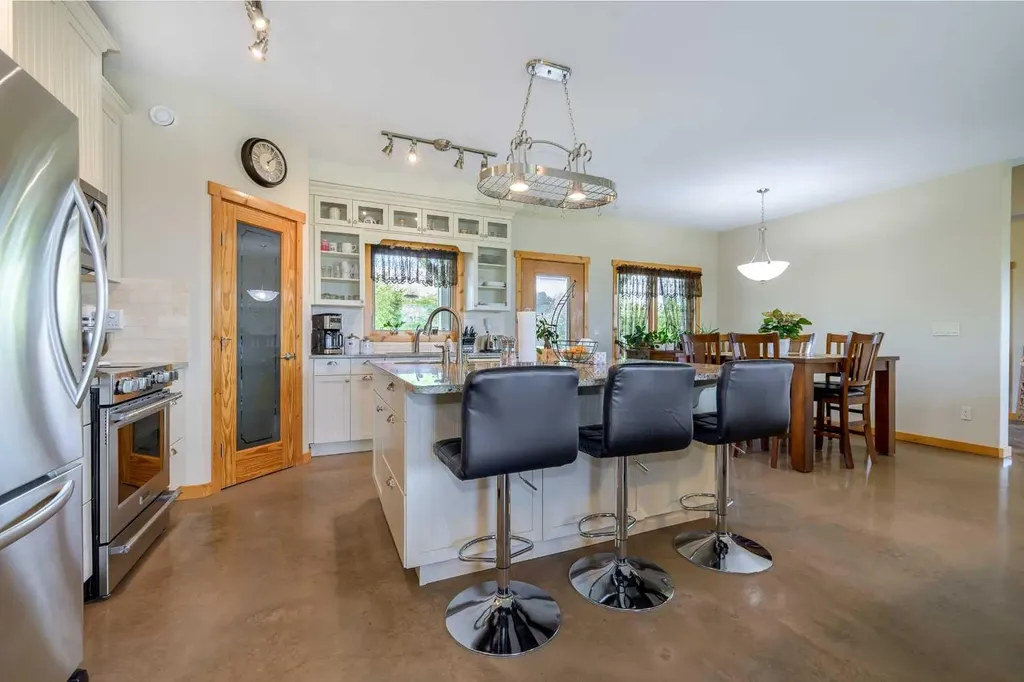 38139 Range Road 265 Rural Red Deer County AB T4E 0Z3