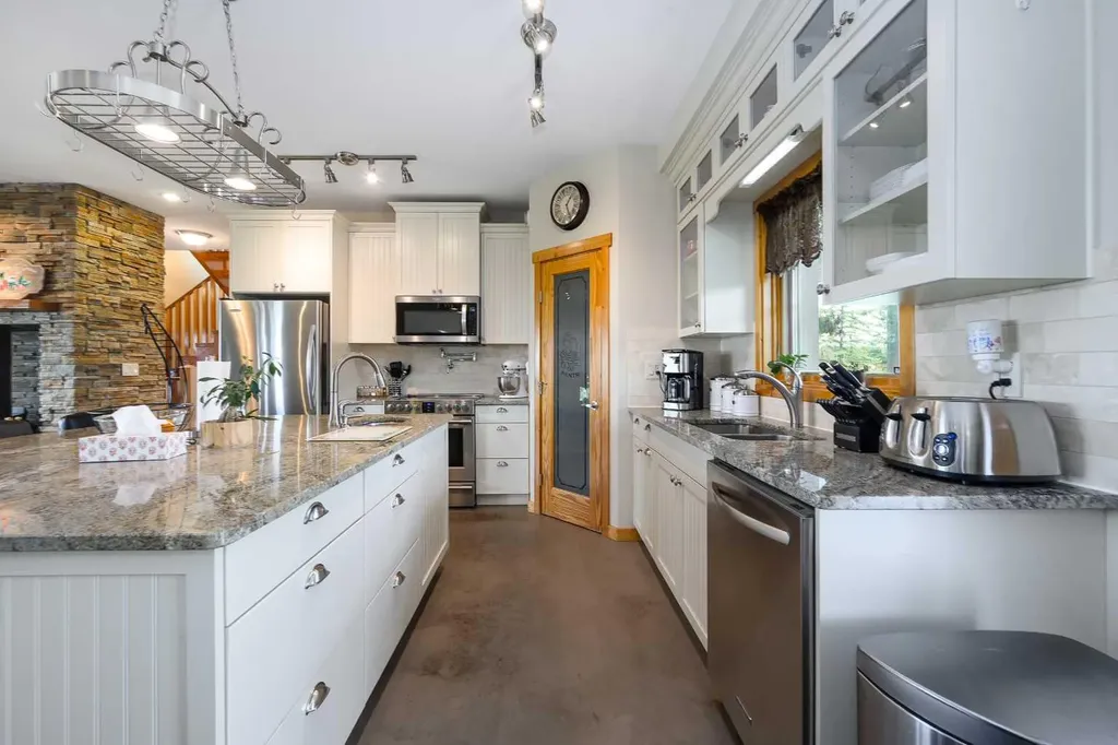 38139 Range Road 265 Rural Red Deer County AB T4E 0Z3