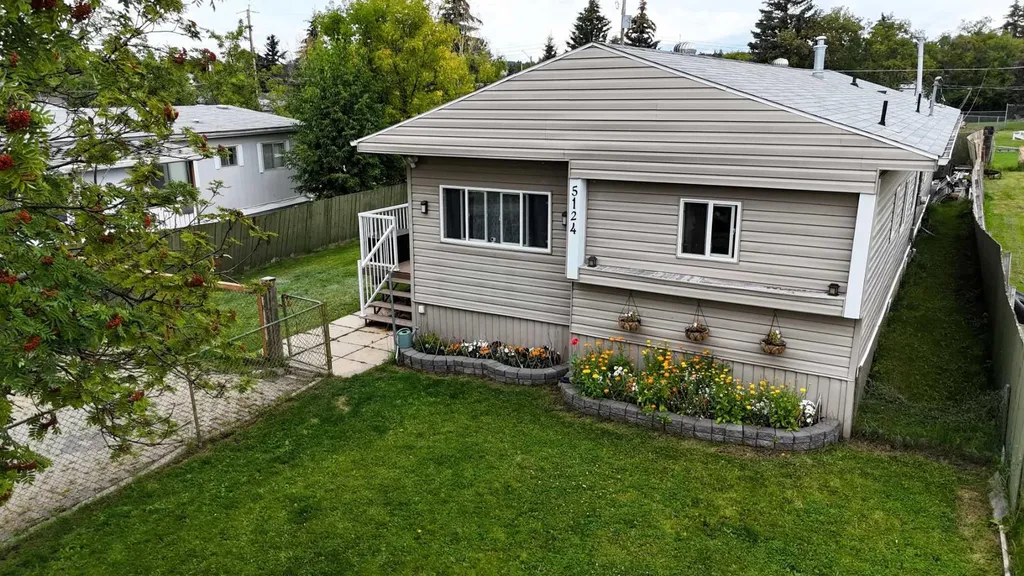 5124 8 Avenue Edson AB T7E 1K6