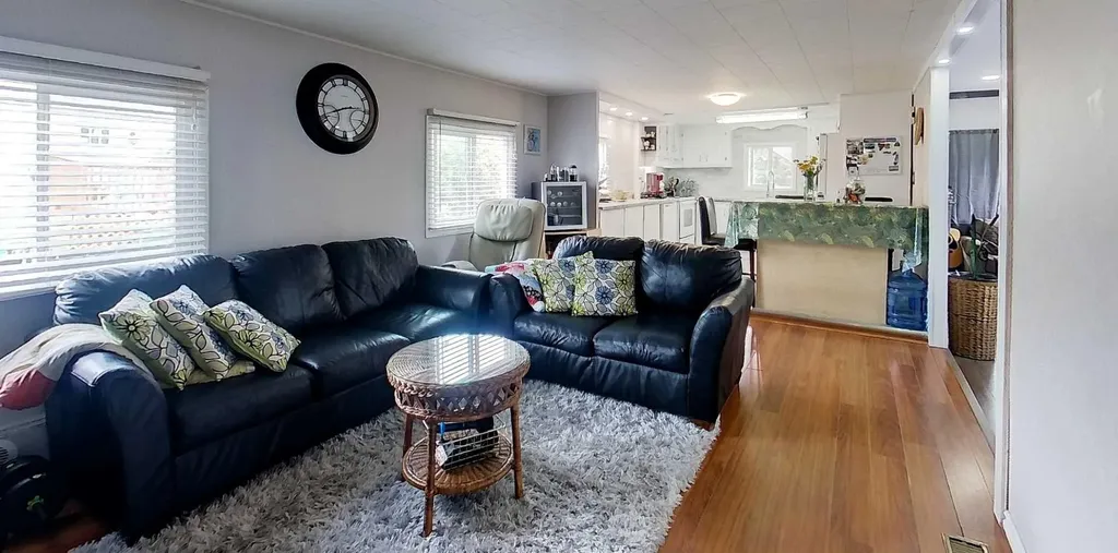 5124 8 Avenue Edson AB T7E 1K6