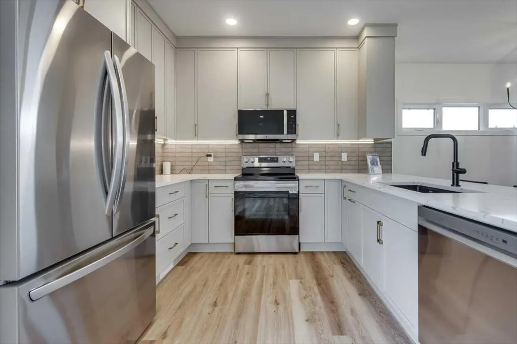 56 Emmett Crescent Red Deer AB T4P 3G8