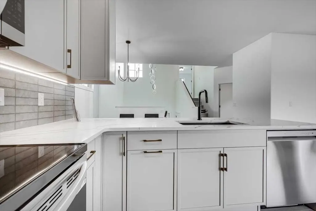 56 Emmett Crescent Red Deer AB T4P 3G8