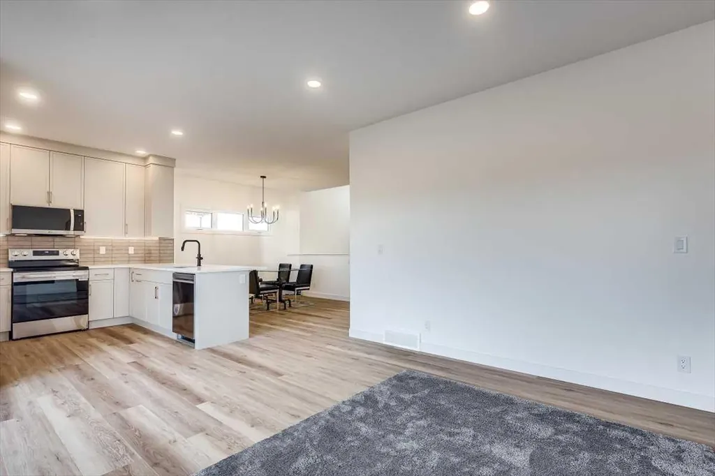 56 Emmett Crescent Red Deer AB T4P 3G8