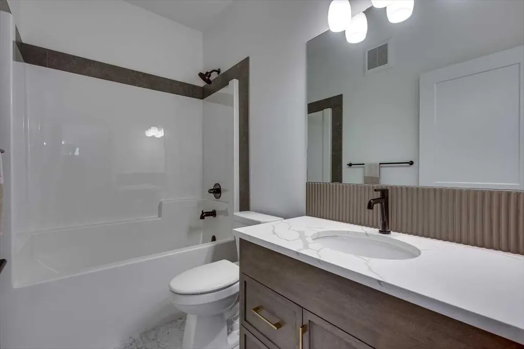 56 Emmett Crescent Red Deer AB T4P 3G8