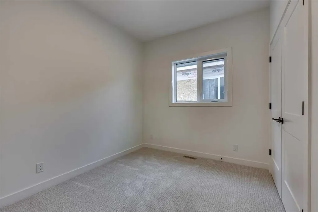56 Emmett Crescent Red Deer AB T4P 3G8