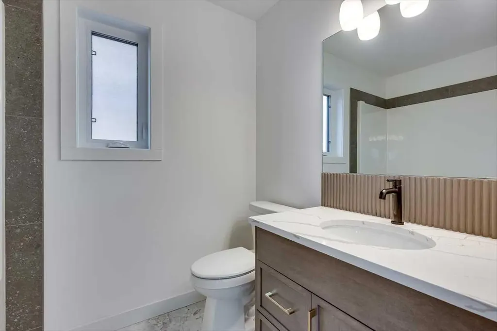 56 Emmett Crescent Red Deer AB T4P 3G8