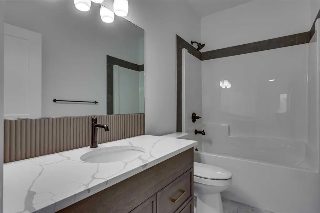 56 Emmett Crescent Red Deer AB T4P 3G8
