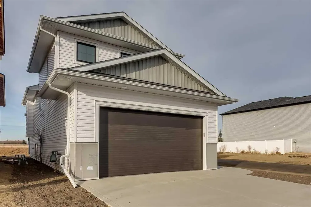 56 Emmett Crescent Red Deer AB T4P 3G8