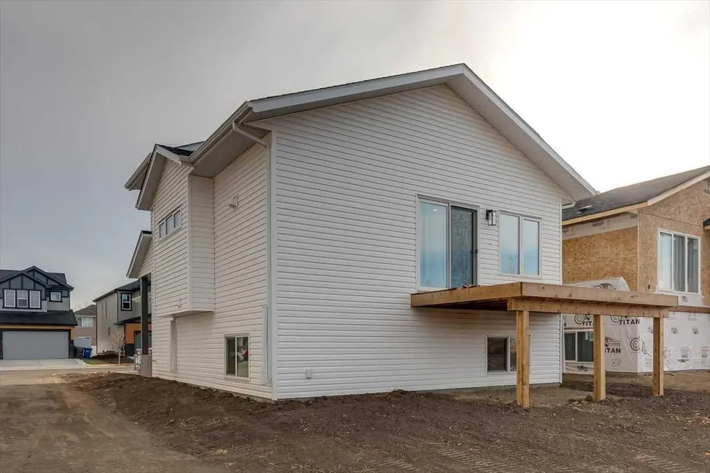 56 Emmett Crescent Red Deer AB T4P 3G8