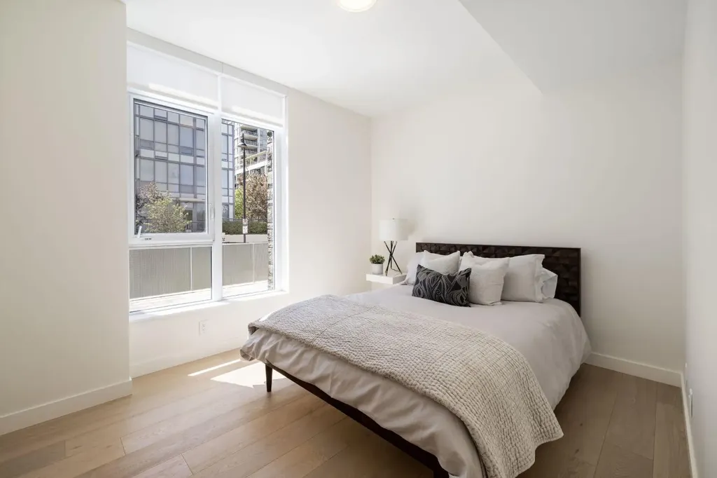 88 Waterfront Mews SW Calgary AB T2P 1K7