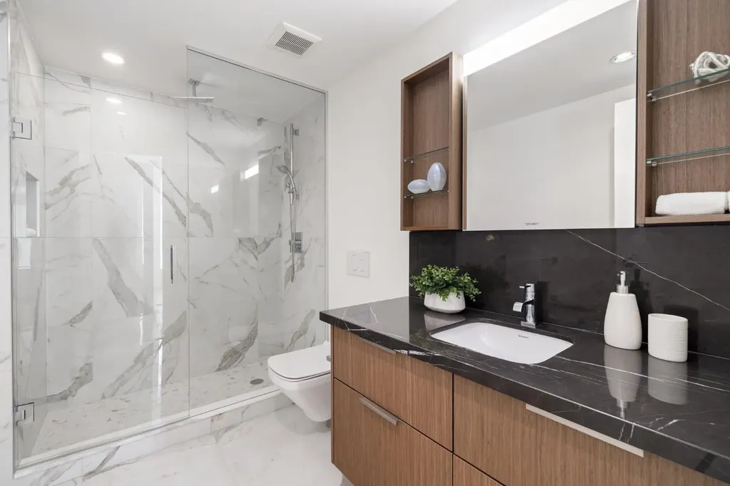 88 Waterfront Mews SW Calgary AB T2P 1K7